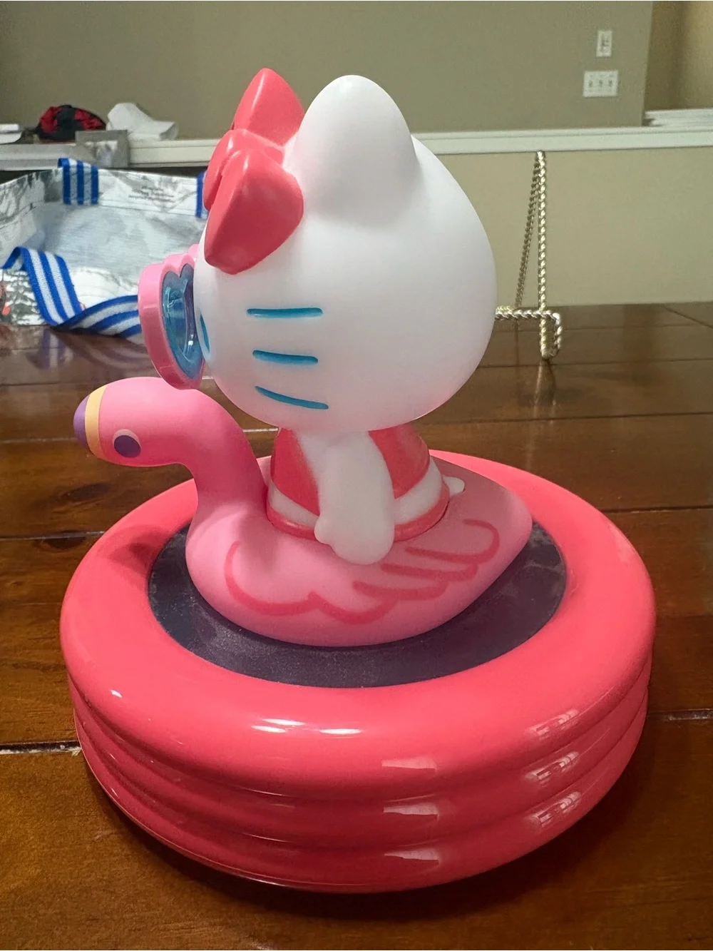 Hello Kitty Pink Floaty Sunglasses Toy - Tabletop Light Battery Powered